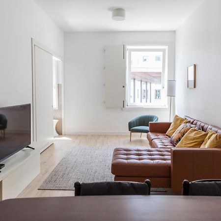 Classy 2Bdr Apartment In Downtown By Lovelystay Lisbon Bagian luar foto