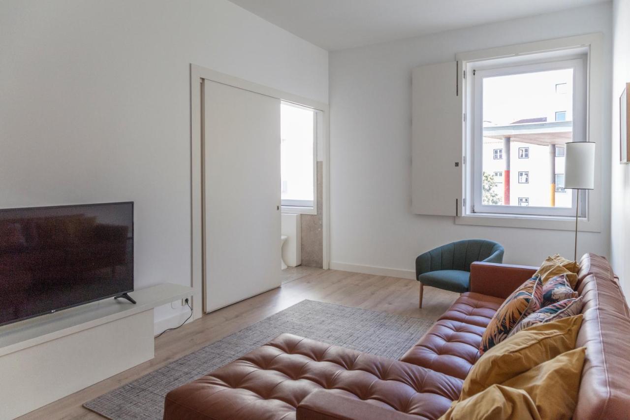 Classy 2Bdr Apartment In Downtown By Lovelystay Lisbon Bagian luar foto
