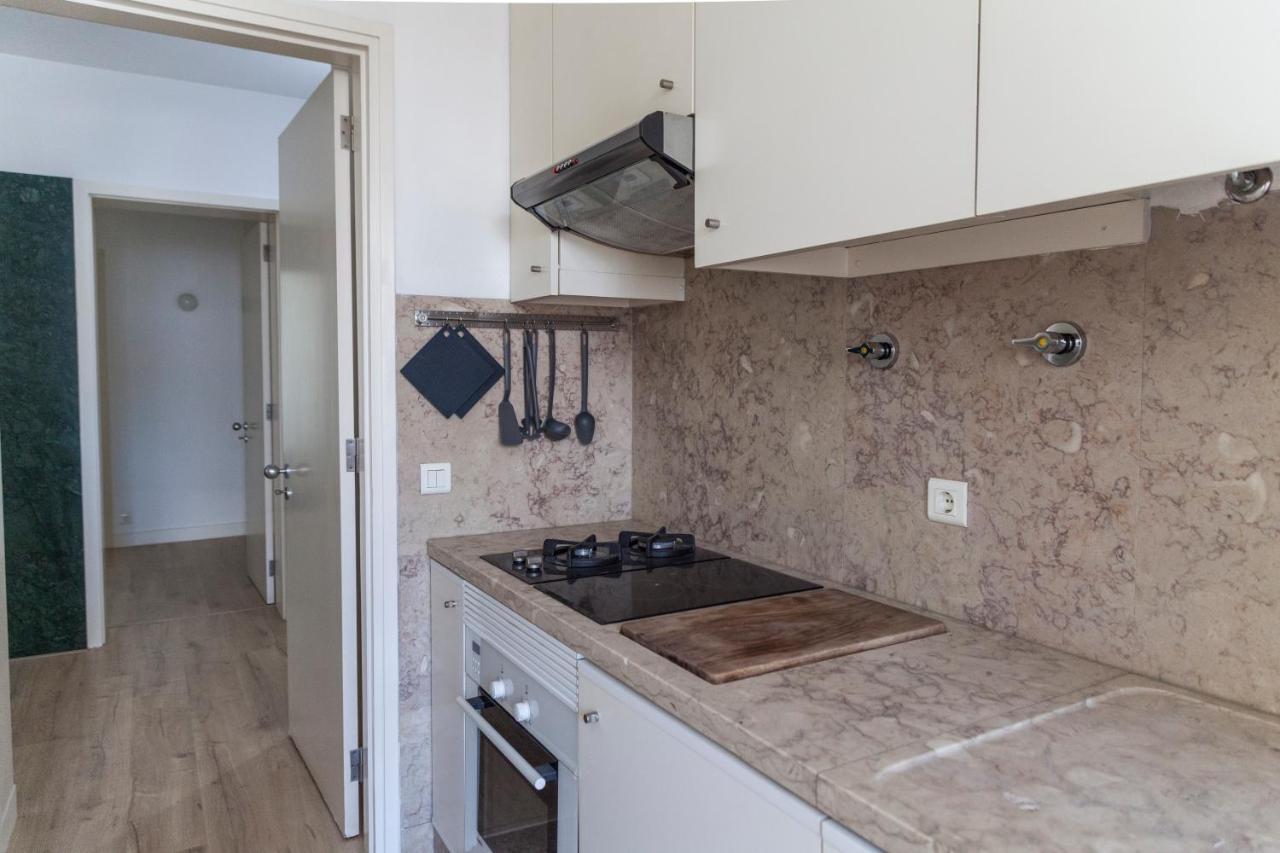 Classy 2Bdr Apartment In Downtown By Lovelystay Lisbon Bagian luar foto