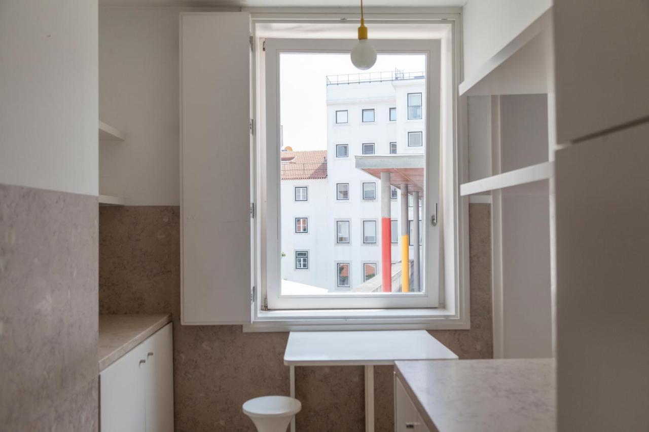 Classy 2Bdr Apartment In Downtown By Lovelystay Lisbon Bagian luar foto