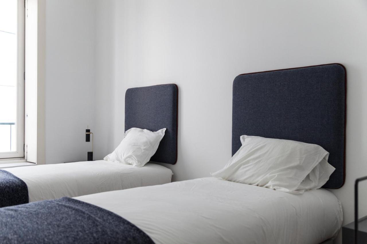 Classy 2Bdr Apartment In Downtown By Lovelystay Lisbon Bagian luar foto