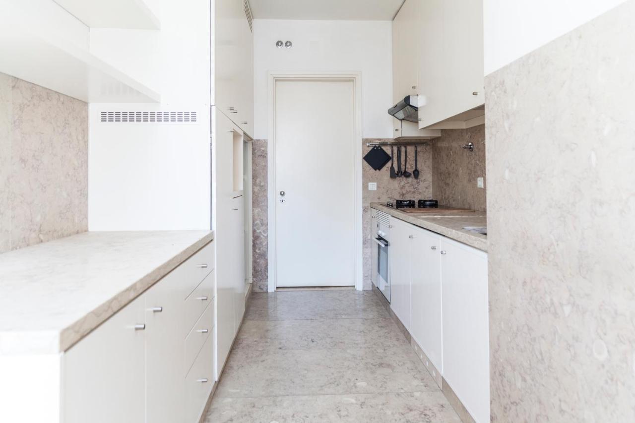 Classy 2Bdr Apartment In Downtown By Lovelystay Lisbon Bagian luar foto