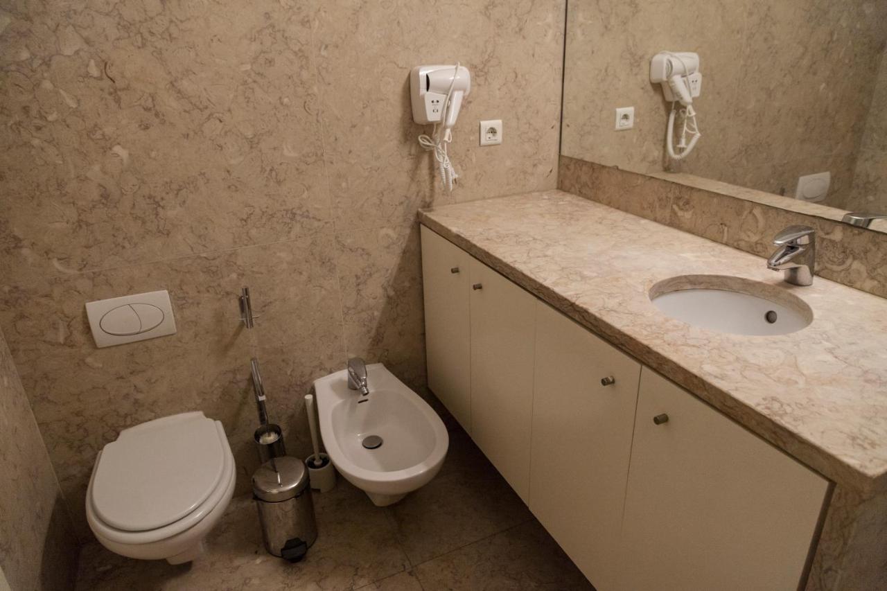 Classy 2Bdr Apartment In Downtown By Lovelystay Lisbon Bagian luar foto